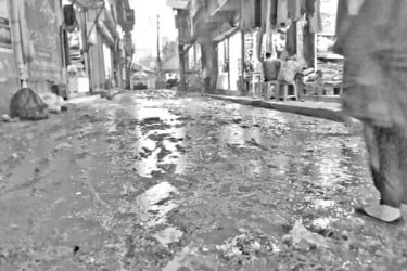 বৃষ্টি হলেই কাদাপানিতে একাকার