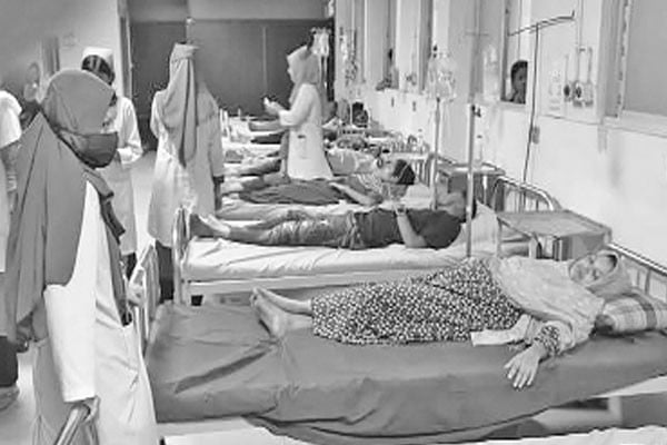 অর্ধশতাধিক শ্রমিক অসুস্থ কারখানা ছুটি