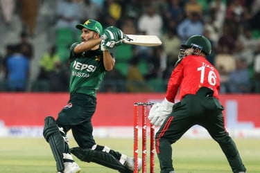 হারিসের তাণ্ডবে হোয়াইটওয়াশ বাংলাদেশ