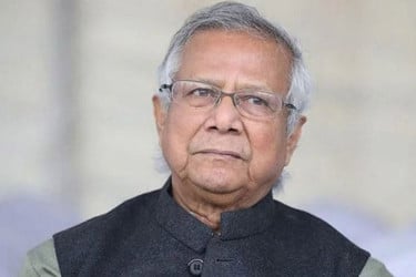 ড. মুহাম্মদ ইউনূস কি নিরপেক্ষতা হারাচ্ছেন?