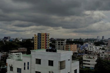 মেঘলা আবহাওয়াতেও ‘অস্বাস্থ্যকর’ ঢাকার বাতাস