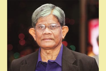 বিস্কুটে-পাউরুটিতে গত বছরের তুলনায় বেশী ভ্যাট বসবে না : অর্থ উপদেষ্টা