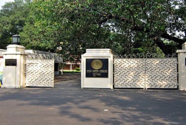 প্রধান উপদেষ্টার সঙ্গে বৈঠকে রাজনৈতিক দলগুলো