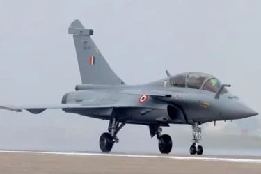 রাফাল ভূপাতিতের ঘটনায় এবার ভারত ও ফ্রান্সের দ্বন্দ্ব