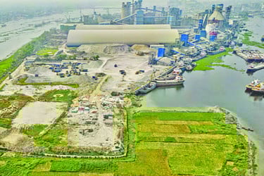 শাহ সিমেন্ট গিলে খাচ্ছে নদী