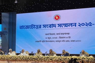 বাজার বিশ্লেষণ করলে দেখা যাবে আমরা স্বস্তিতে আছি : কৃষি উপদেষ্টা