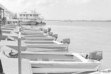 কাজিরহাট-আরিচা স্পিডবোট বন্ধ