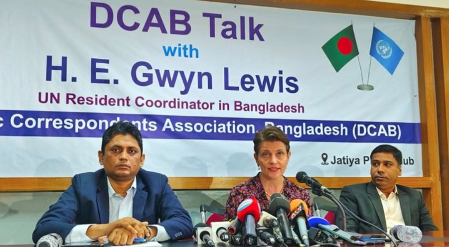 বাংলাদেশ-মিয়ানমার সম্মত হলেই মানবিক করিডোর সম্ভব : গোয়েন লুইস