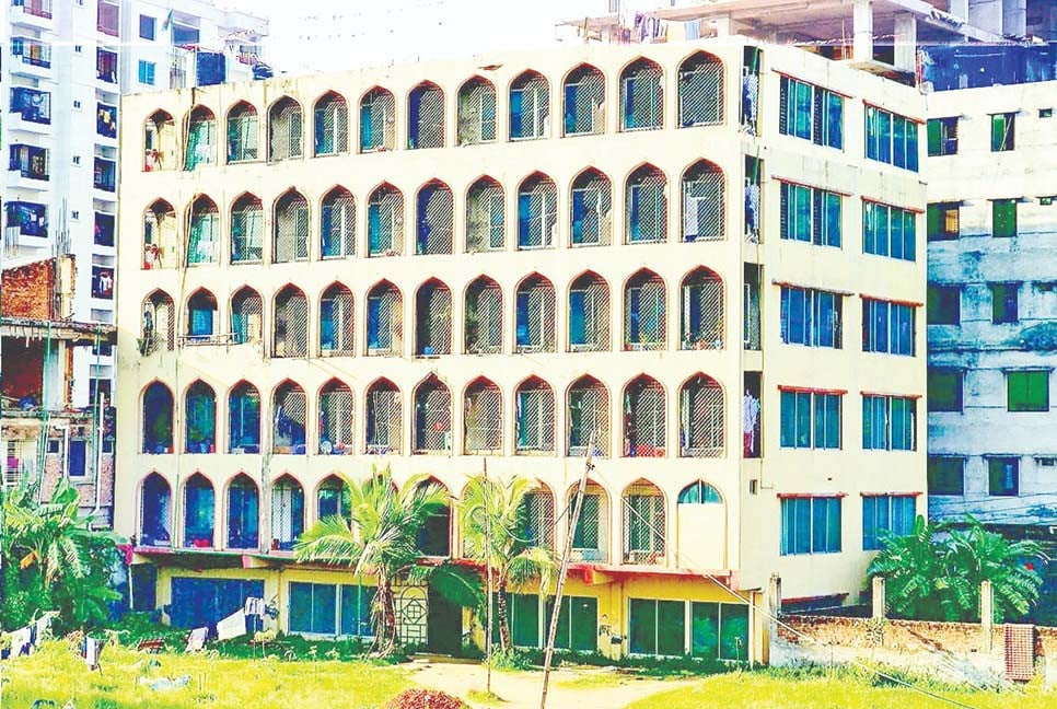 মাদরাসার সহযোগিতায় স্বজনহীন মানুষের কোরবানি