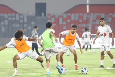 ভুটানের বিপক্ষে শুরুর একাদশে হামজা-ফাহামিদুল