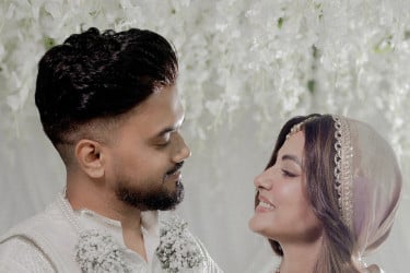 বিয়ে করলেন হিনা খান