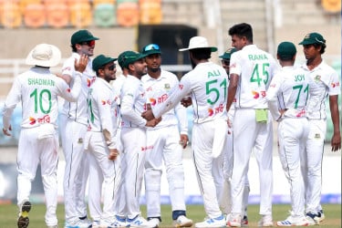 শ্রীলঙ্কা সফরের টেস্ট দল ঘোষণা, ফিরলেন এবাদত