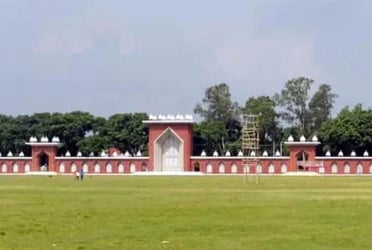 প্রস্তুত গোর-এ শহীদ বড় ময়দান ঈদগাহ, ঈদ জামাত সকাল সাড়ে ৮টায়
