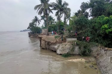 সিরাজগঞ্জে যমুনা নদীর পানি বাড়ছে, বন্যার শঙ্কা