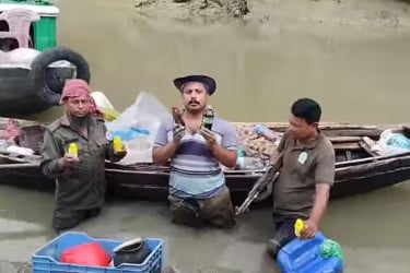সুন্দরবনে বিষ মিশ্রিত মাছ ও হরিণ শিকারের ফাঁদসহ নৌকা জব্দ
