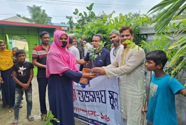 লালপুরে সবুজ বিপ্লব : বসুন্ধরা শুভসংঘের বৃক্ষরোপণ কর্মসূচি