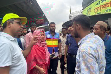 নদী বাঁচাতে ঈদযাত্রায় প্লাস্টিককে 'না' : লঞ্চঘাটে পরিবেশ মন্ত্রণালয়ের বিশেষ প্রচারাভিযান