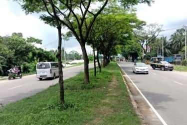 ফেনীতে যানজটহীন ঈদযাত্রা