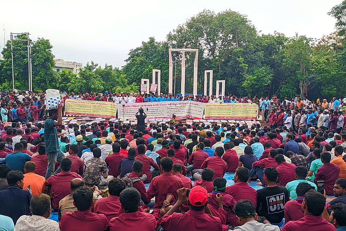 মন্ত্রণালয়ের আশ্বাসে পল্লী বিদ্যুৎ কর্মীদের আন্দোলন স্থগিত