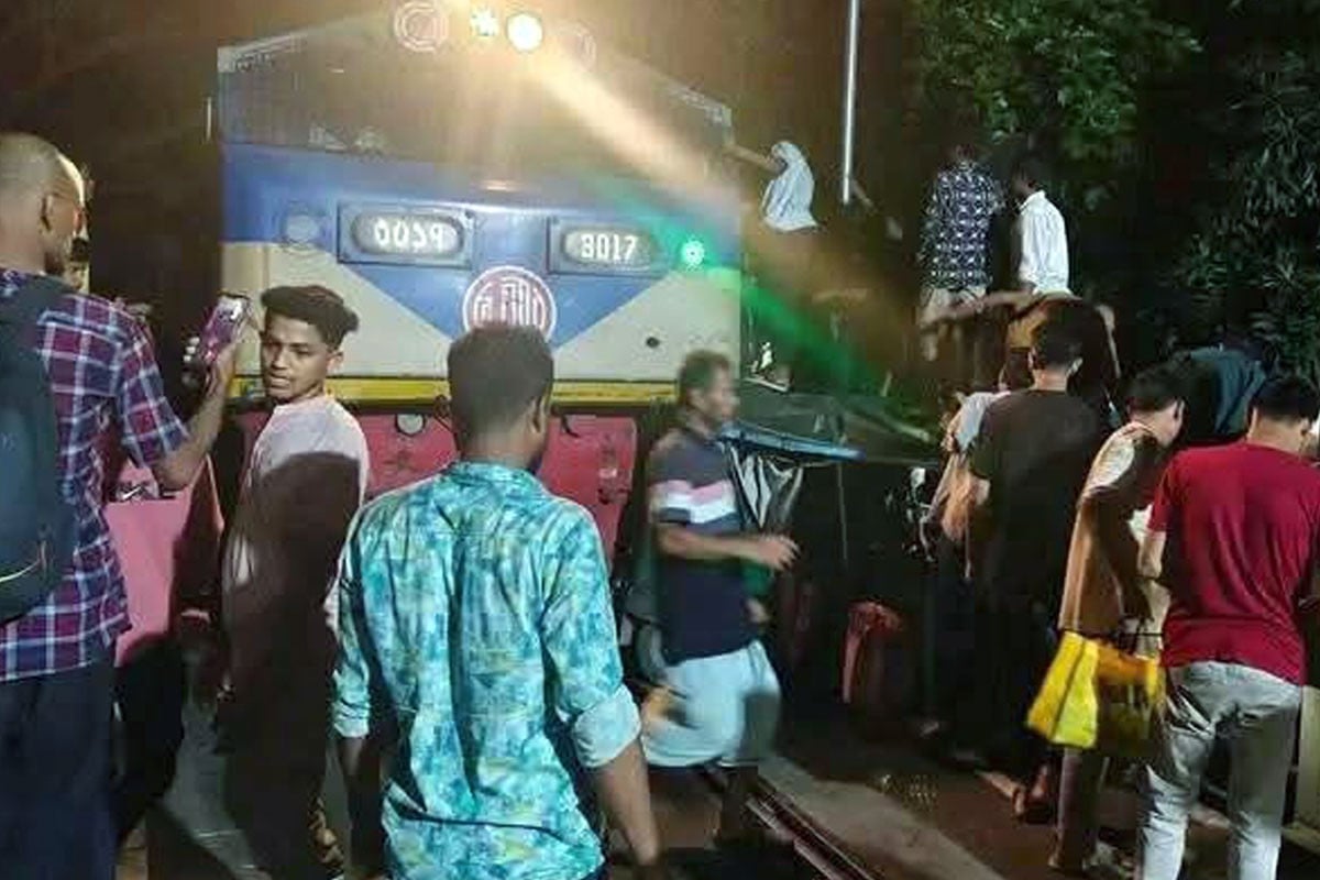 চট্টগ্রামে দুর্ঘটনা: নিয়ম না মেনে কালুরঘাট সেতুতে উঠেছিল ট্রেন, নিহত ৩