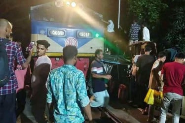 চট্টগ্রামে দুর্ঘটনা: নিয়ম না মেনে কালুরঘাট সেতুতে উঠেছিল ট্রেন, নিহত বেড়ে ৩