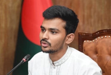 ঈদযাত্রা নির্বিঘ্ন করতে সরকার সচেষ্ট রয়েছে: উপদেষ্টা আসিফ