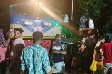 কালুরঘাট সেতুতে দুর্ঘটনা: বরখাস্ত ৪ রেলকর্মী, তদন্ত কমিটি গঠন