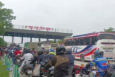 পদ্মা সেতুতে একদিনে ৫ কোটি টাকারও বেশি টোল আদায়