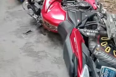 মোটরসাইকেল-ইজিবাইকের মুখোমুখি সংঘর্ষে প্রাণ গেল কিশোরের