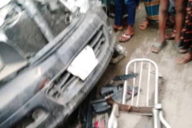 পাকুন্দিয়ায় মাইক্রোবাসের ধাক্কায় দুইজন নিহত