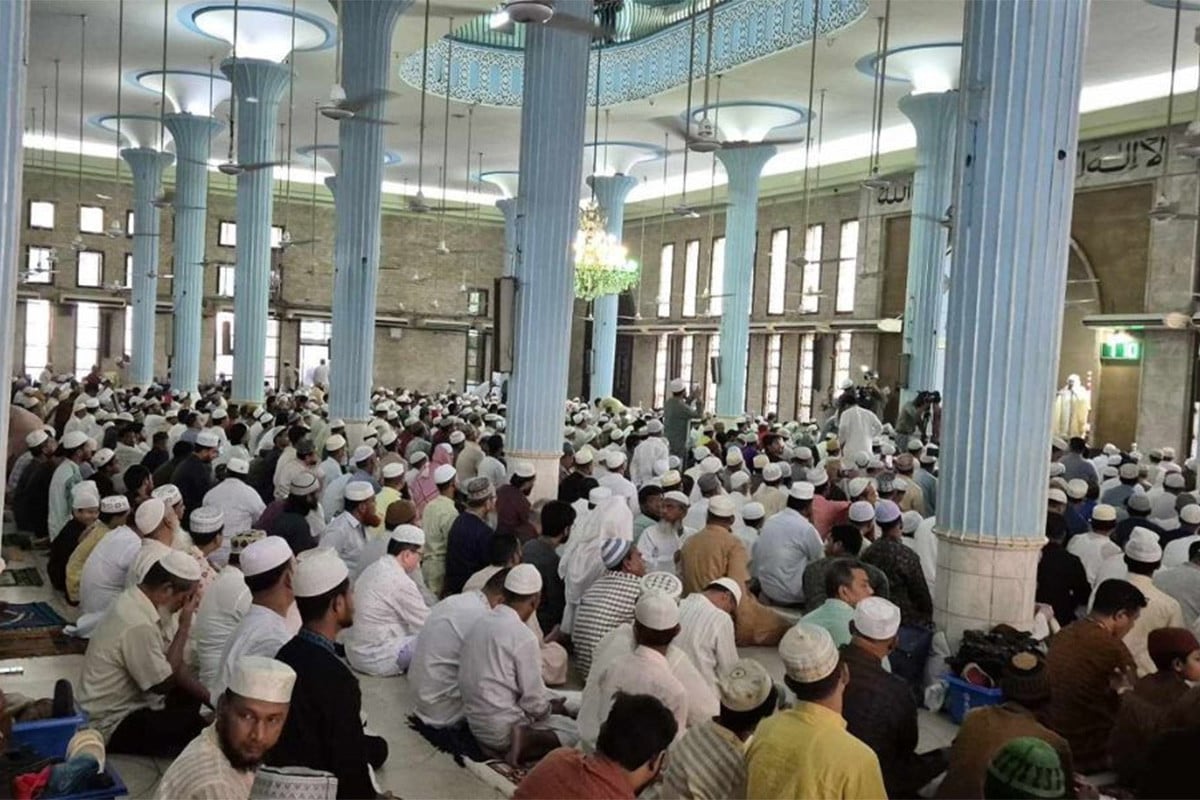 বায়তুল মোকাররমে ঈদের প্রথম জামাত অনুষ্ঠিত, মুসল্লিদের ঢল