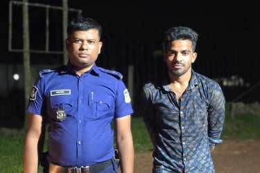 মদনে সেনাবাহিনীর যৌথ অভিযানে যুবক আটক