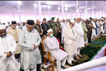 জাতীয় ঈদগাহে ঈদের নামাজ আদায় করলেন প্রধান উপদেষ্টা