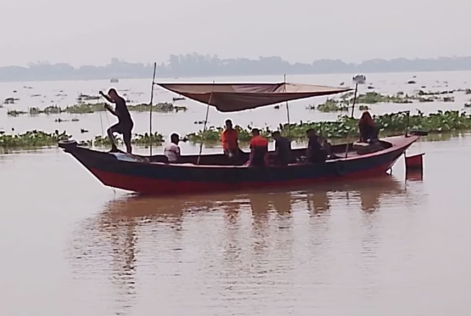 ফেরি থেকে মেঘনায় ছিটকে পড়া শাশুড়ি-পুত্রবধূর লাশ উদ্ধার