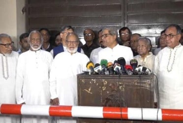 খালেদা জিয়ার সঙ্গে বিএনপি নেতাদের ঈদের শুভেচ্ছা বিনিময়