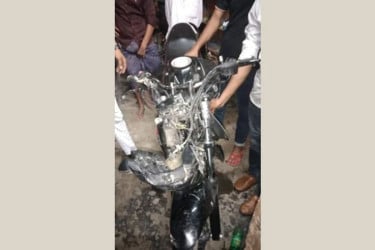 ঝিনাইদহে দুই মোটরসাইকেলের মুখোমুখি সংঘর্ষে একজন নিহত, আহত ৬