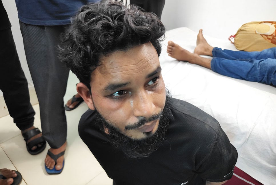 কোটালীপাড়ায় চিকিৎসককে মারধর, আটক ১