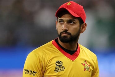 সিকান্দার রাজার অভিযোগে কোচ বরখাস্ত