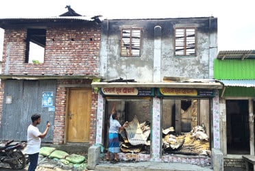 পাথরঘাটায় টিসিবি পণ্যের গোডাউনে অগ্নিকাণ্ড