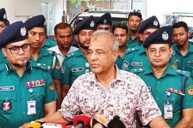 রিমান্ডে জিজ্ঞাসাবাদের জন্য কাঁচের ঘর করে দেওয়া হবে: স্বরাষ্ট্র উপদেষ্টা