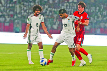 ডিফেন্সের ভুলে স্বপ্নভঙ্গ