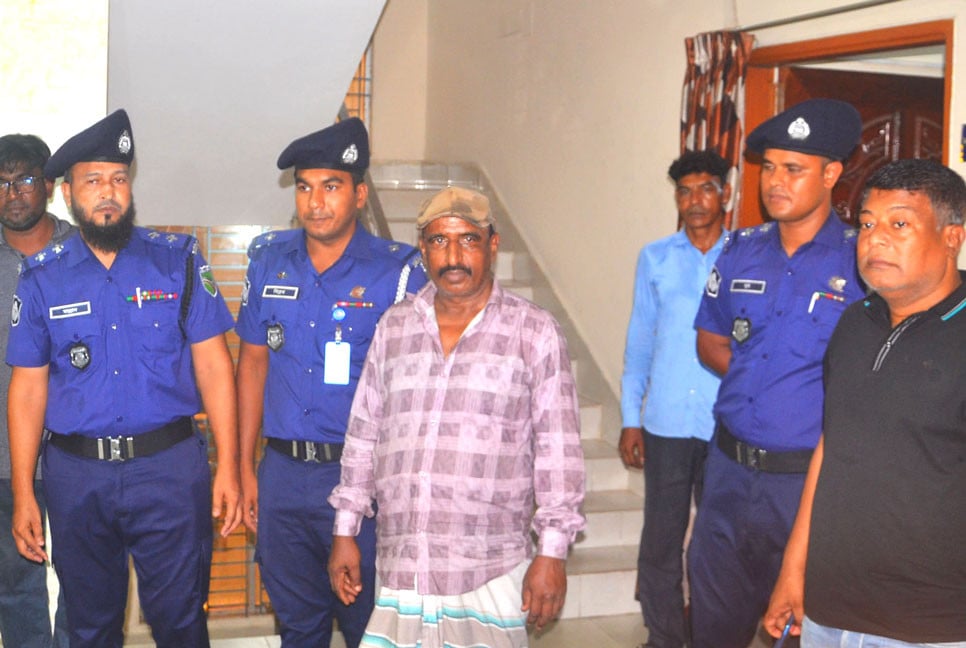 বগুড়ায় ঈদের দিনে বাবা-ছেলে নিহতের ঘটনায় চালক গ্রেপ্তার
