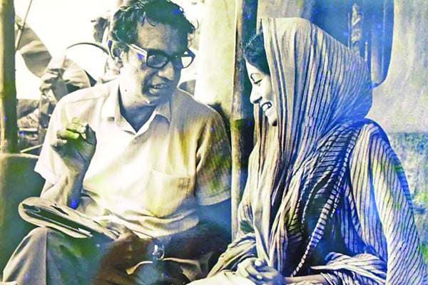 ‘অপরাজিত সত্যজিৎ’-এ ববিতা