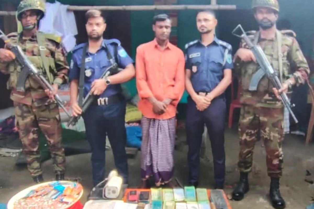 গাইবান্ধায় ১৬৪৯টি সিমকার্ডসহ দুই হ্যাকার গ্রেফতার