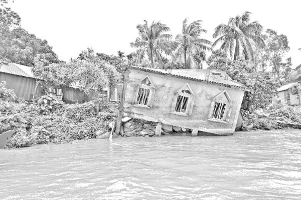 মেঘনার ভাঙনে গৃহহীন শতাধিক পরিবার