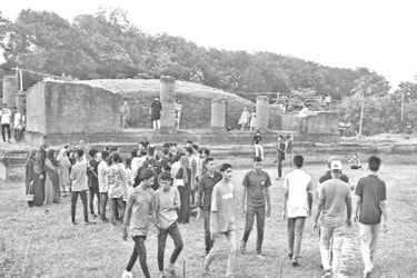 উপচে পড়া ভিড় শালবন বিহারে