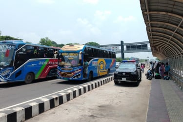 রাজধানীতে ফিরছে মানুষ, ঢাকা-ভাঙ্গা এক্সপ্রেসওয়েতে বাড়ছে চাপ