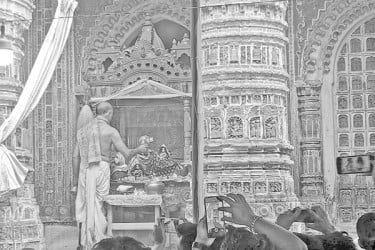 কান্তজীউ মন্দিরে মিলনমেলা পুণ্যার্থীদের