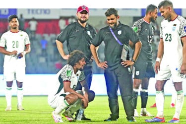 ভুল ট্যাকটিসে হারল বাংলাদেশ