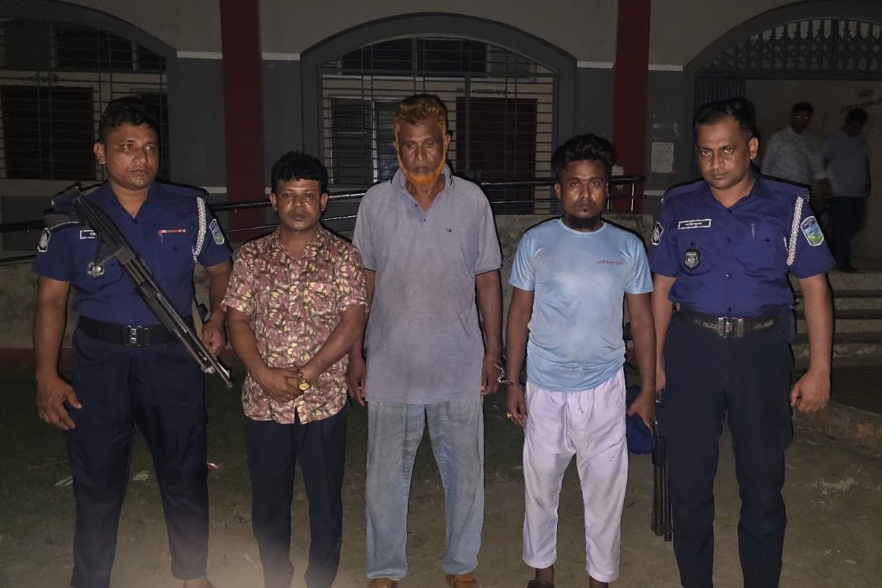 চাঁদাবাজির অভিযোগে যৌথবাহিনীর হাতে আটক বিএনপির দুই নেতার বিরুদ্ধে মামলা